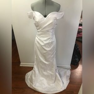 LT Lanting Bridal gown